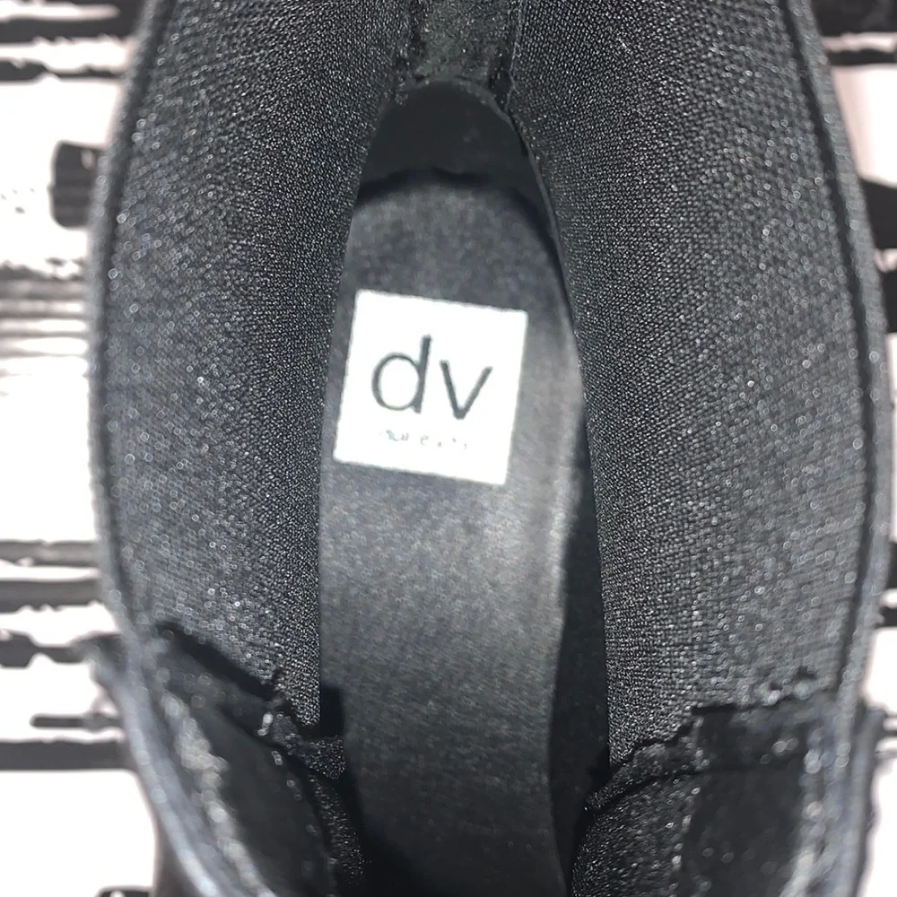 DV by Dolce Vita Women’s Lobera Chelsea Boot - Picture 13 of 16